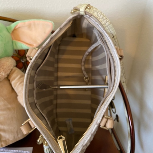 SOLD!! Brahmin Mini Asher in Pumice Tri-Color - Picture 5 of 12